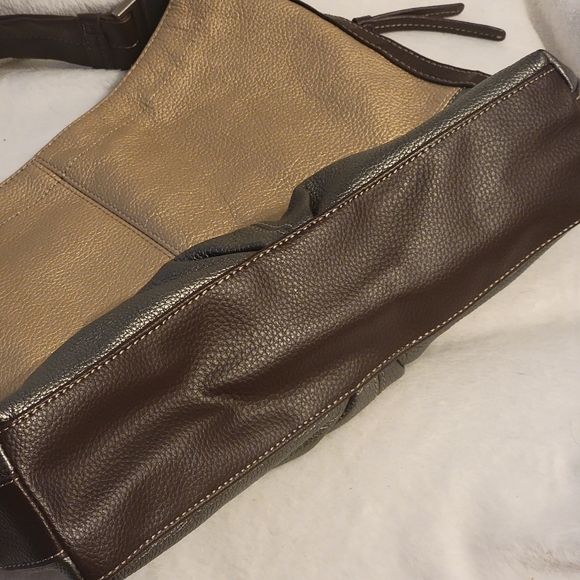 Tignanello metallic color block snap closure purse - Picture 8 of 8